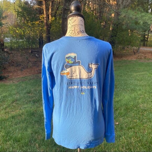 Vineyard Vines Happy Holiday 2016 Long Sleeve Blue Whale Logo Tee Shirt Top XS - Picture 3 of 8